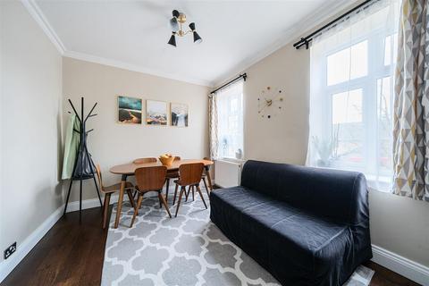 2 bedroom flat for sale, Fortune Green Road, West Hampstead, NW6