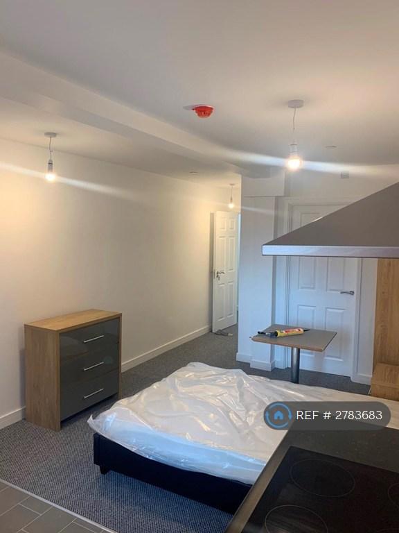 Studio Flat Img 2