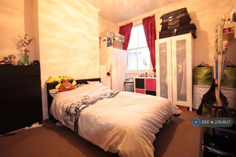 2 bedroom flat to rent, Streatham Hill, London, SW16
