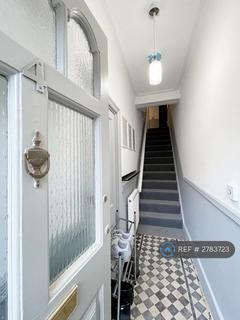 1 bedroom in a flat share to rent, Garratt Lane, Tooting Broadway, SW17