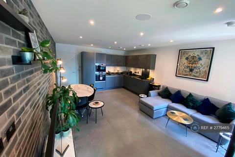2 bedroom flat to rent, Hackney Wick, London, E9