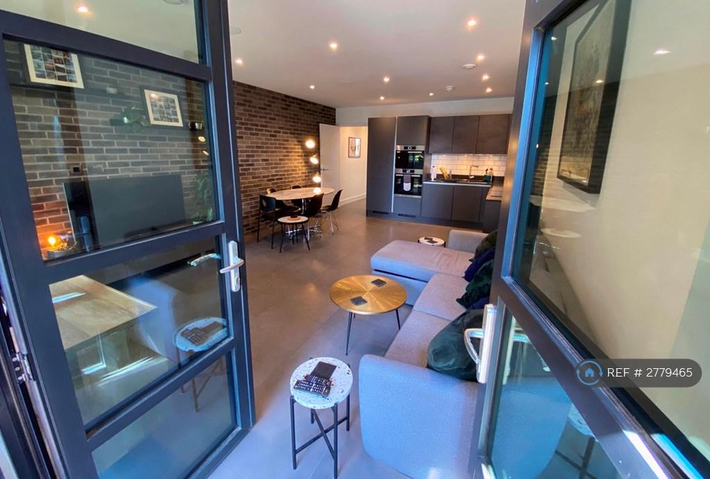 Living Room/Kitchen