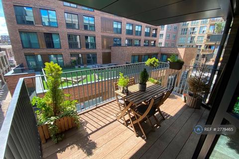 2 bedroom flat to rent, Hackney Wick, London, E9