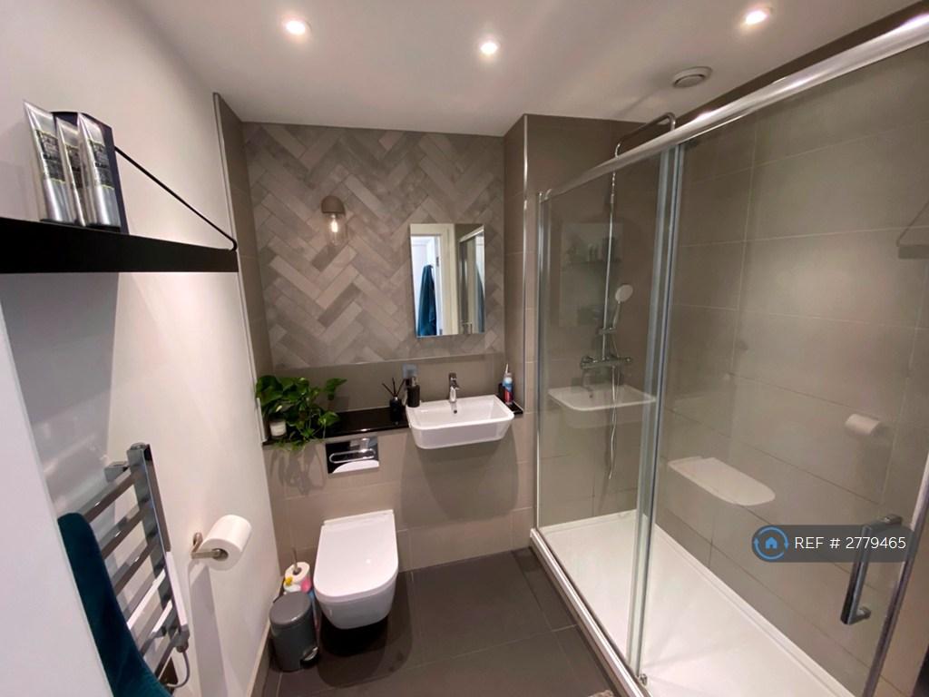 Master En-Suite