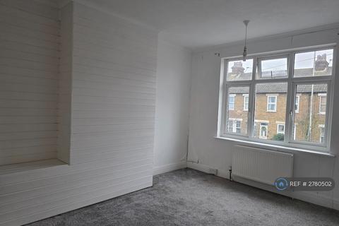 3 bedroom end of terrace house to rent, Brook St, Erith, DA8