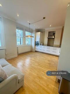 3 bedroom flat to rent, Caverswall St, London, W12