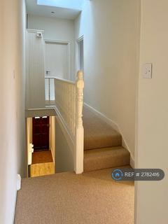 3 bedroom flat to rent, Caverswall St, London, W12