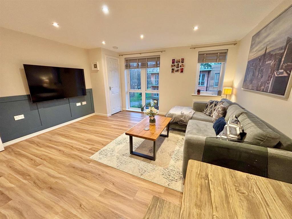 Sitting / dining room