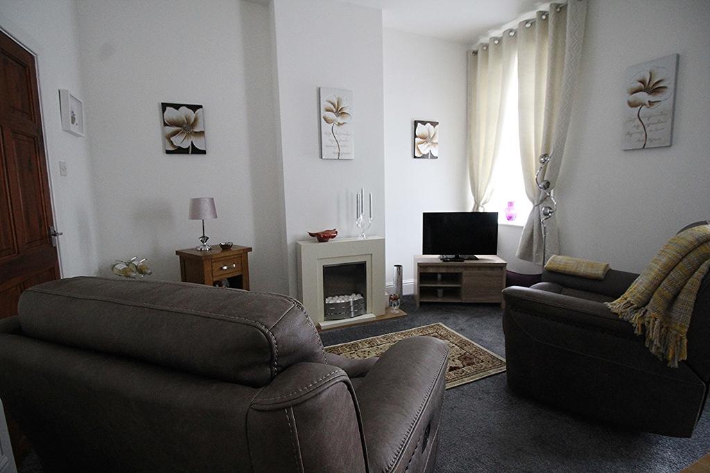 Lounge / Kitchen / D