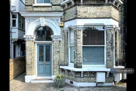 2 bedroom maisonette to rent, South Lambeth Road, London, SW8