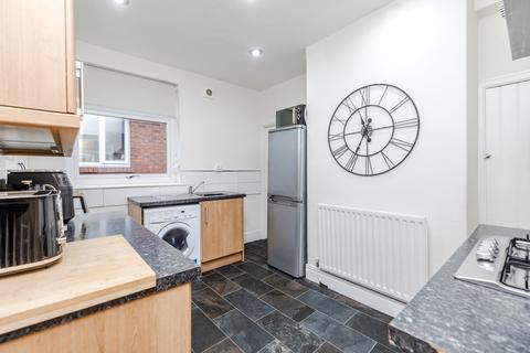 2 bedroom flat for sale, Benton Road, High Heaton, Newcastle upon Tyne, NE7