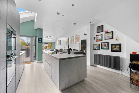 4 bedroom terraced house for sale, Poplar Grove, Sale
