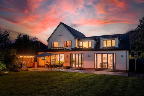 5 bedroom detached house for sale, Harewood Avenue, Sale
