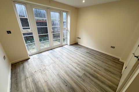 undefined, Kingswood Court, Grove Road, Luton, Bedfordshire, LU1 1BL