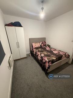 1 bedroom in a flat share to rent, Denmark Road, Manchester, M15