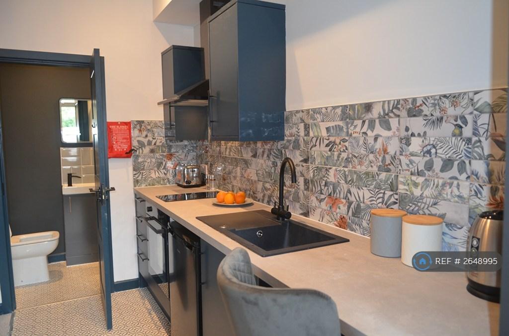 Room 2 Kitchenette