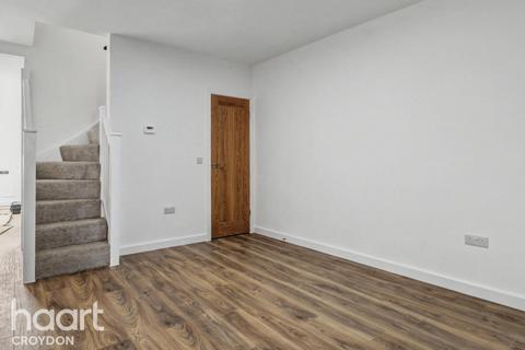 3 bedroom end of terrace house to rent, Bishops Road, CROYDON
