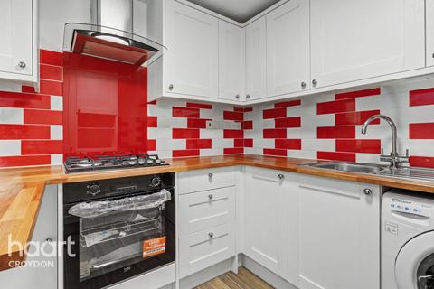 3 bedroom end of terrace house to rent, Bishops Road, CROYDON
