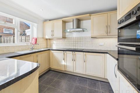 undefined, Matthey Place, Crawley RH10