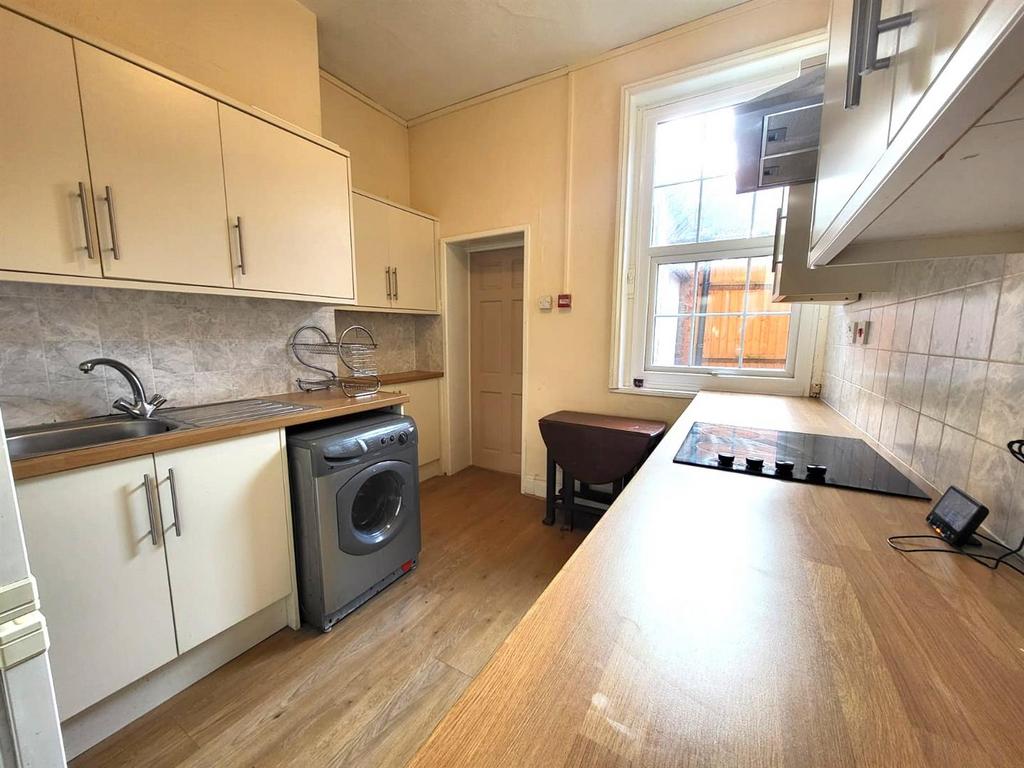 Kitchen Pic 1