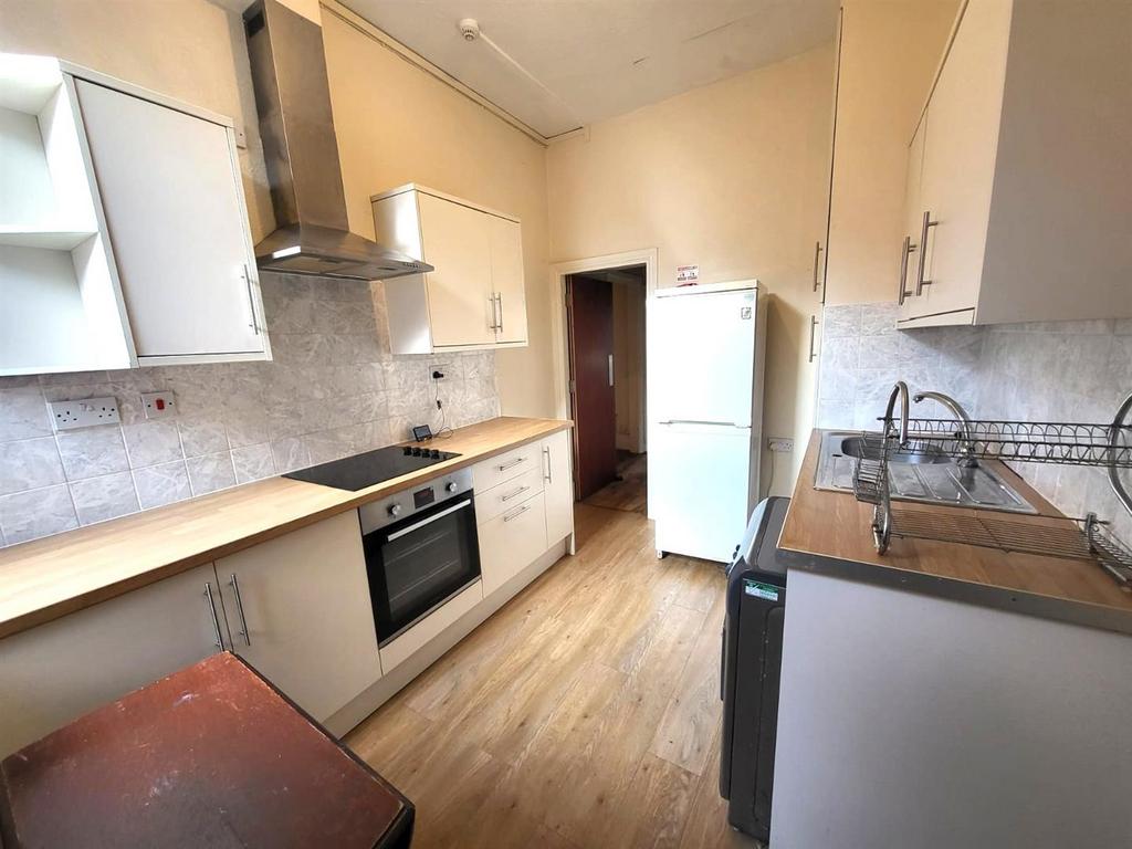 Kitchen Pic 2