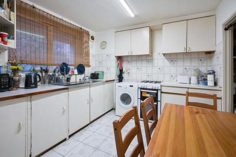 3 bedroom flat for sale, Plender Street, Camden Town, NW1