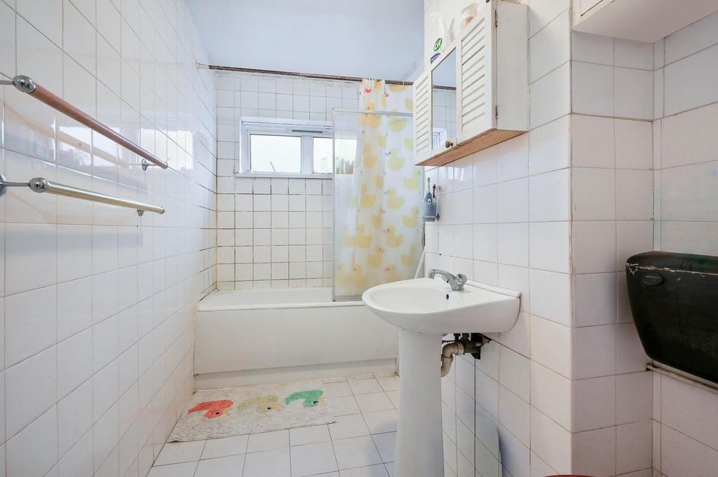 Bathroom / W.C.
