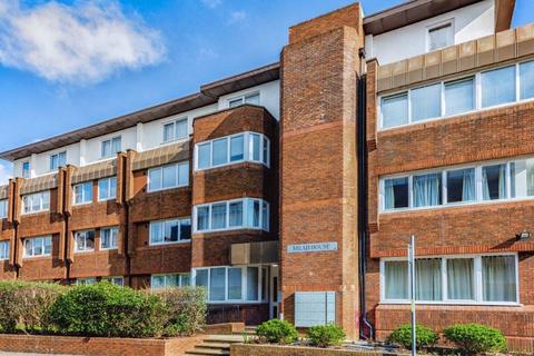 1 bedroom apartment to rent, Cantelupe Road, West Sussex RH19