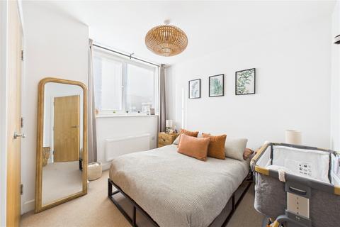 1 bedroom apartment to rent, Cantelupe Road, West Sussex RH19