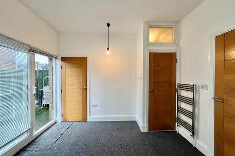 1 bedroom apartment to rent, Electric Avenue, Westcliff-on-Sea
