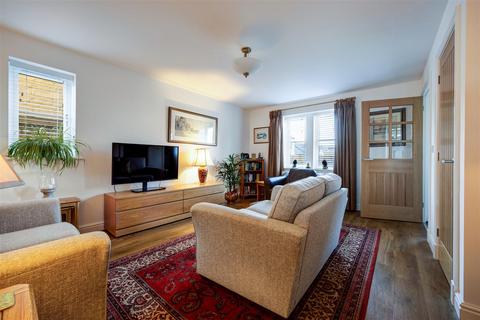 3 bedroom semi-detached house for sale, 6 Dalesview Close, Clapham.