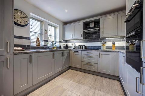 3 bedroom semi-detached house for sale, 6 Dalesview Close, Clapham.