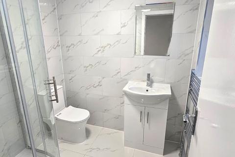 5 bedroom semi-detached house for sale, Dickens Avenue, Uxbridge, Greater London, UB8