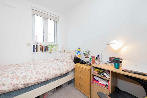 3 bedroom flat for sale, North End Road, London W14