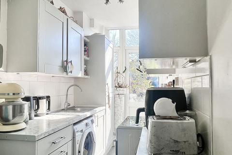 3 bedroom house for sale, Downham Way, Bromley BR1
