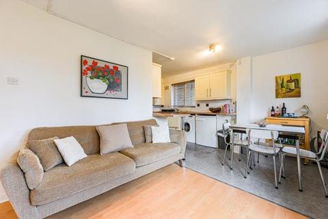 1 bedroom flat for sale, Carnwath Road, London, SW6
