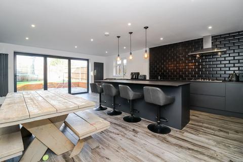 4 bedroom detached house for sale, Roman Gardens, Kings Langley, WD4