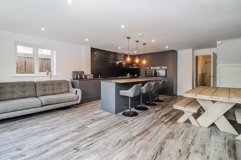 4 bedroom detached house for sale, Roman Gardens, Kings Langley, WD4