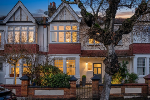 Claygate Road, Ealing, London, W13