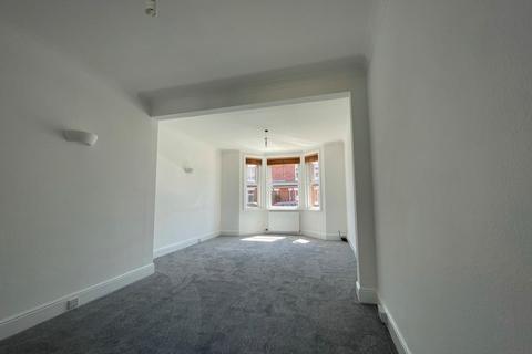 2 bedroom terraced house to rent, Broomfield Street, BN21