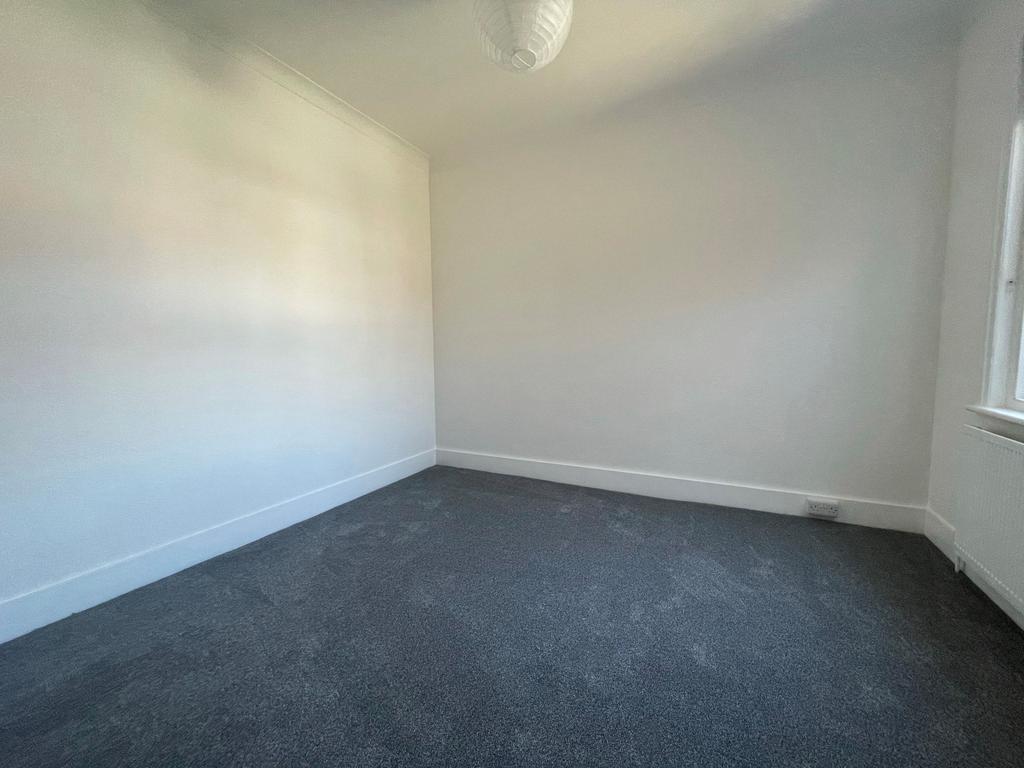 Bedroom 2(2)