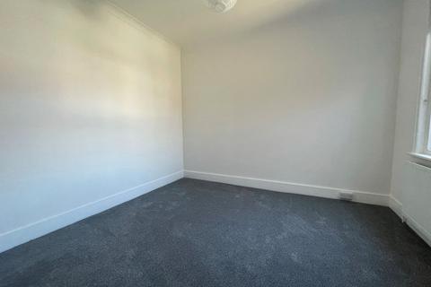 2 bedroom terraced house to rent, Broomfield Street, BN21