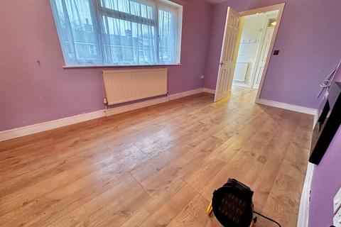 2 bedroom bungalow for sale, Bryans Crescent, North Crawley, Newport Pagnell, MK16