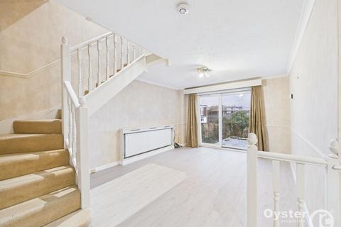 3 bedroom semi-detached house to rent, Crofton Way, Enfield, EN2