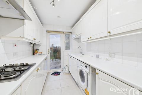 3 bedroom semi-detached house to rent, Crofton Way, Enfield, EN2