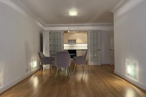 2 bedroom flat to rent, Little Britain, London, EC1A