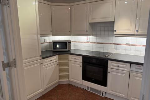 2 bedroom flat to rent, Little Britain, London, EC1A