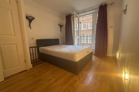 2 bedroom flat to rent, Little Britain, London, EC1A