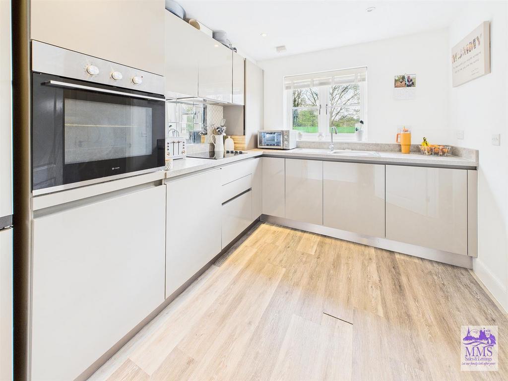 CAM04098 G0-PR0017-STILL006.jpg