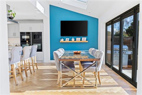 undefined, The Meadow, Crawley RH10